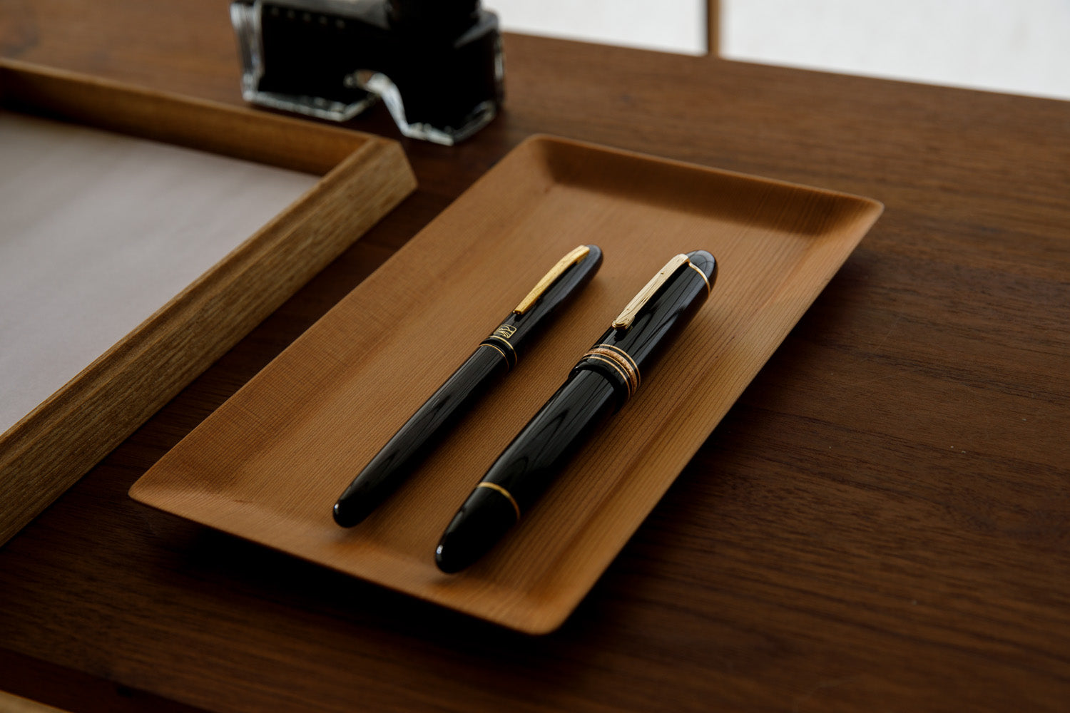 天然木のトレイ