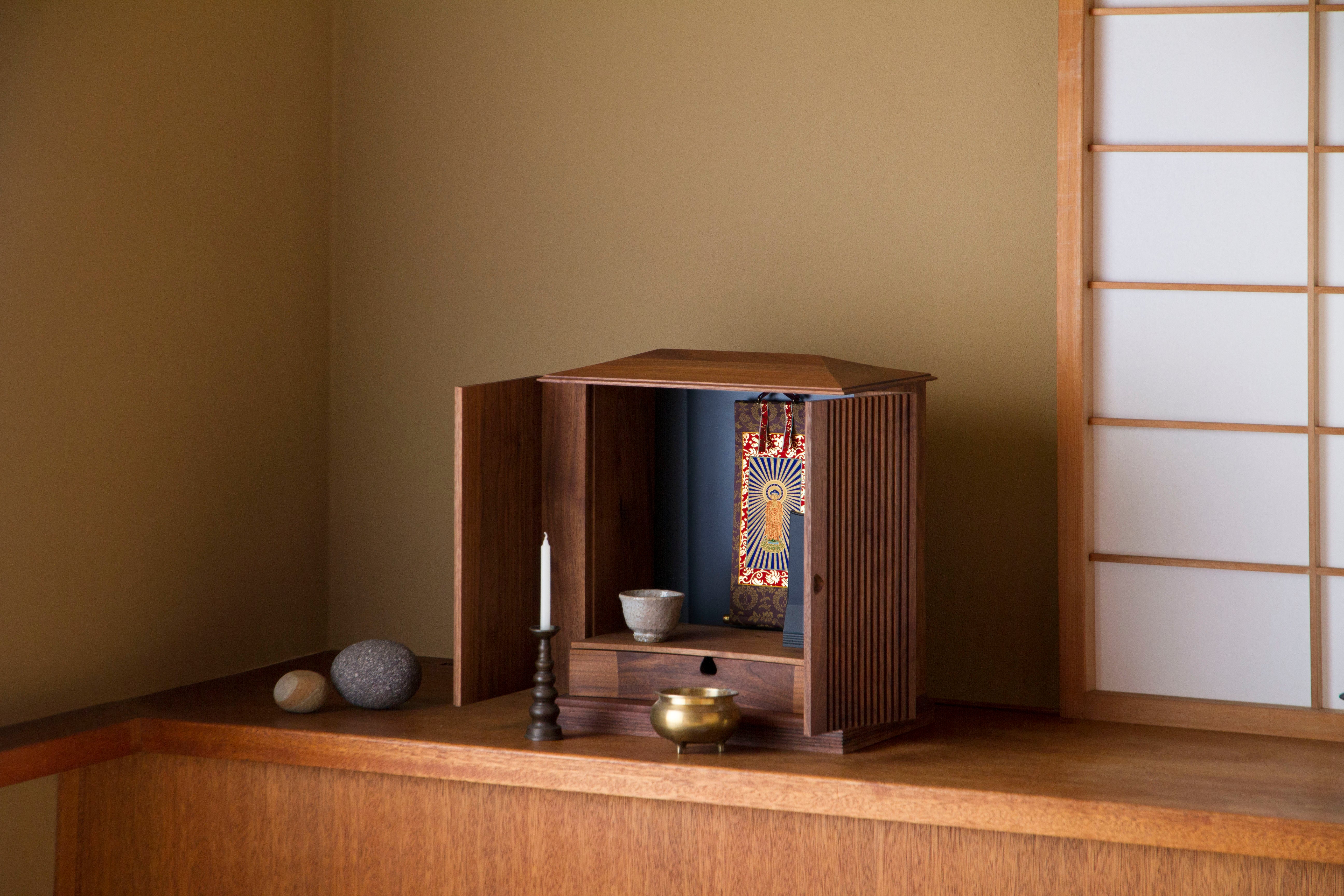 Beautiful Zushi/Buddhist Altar [Special order]